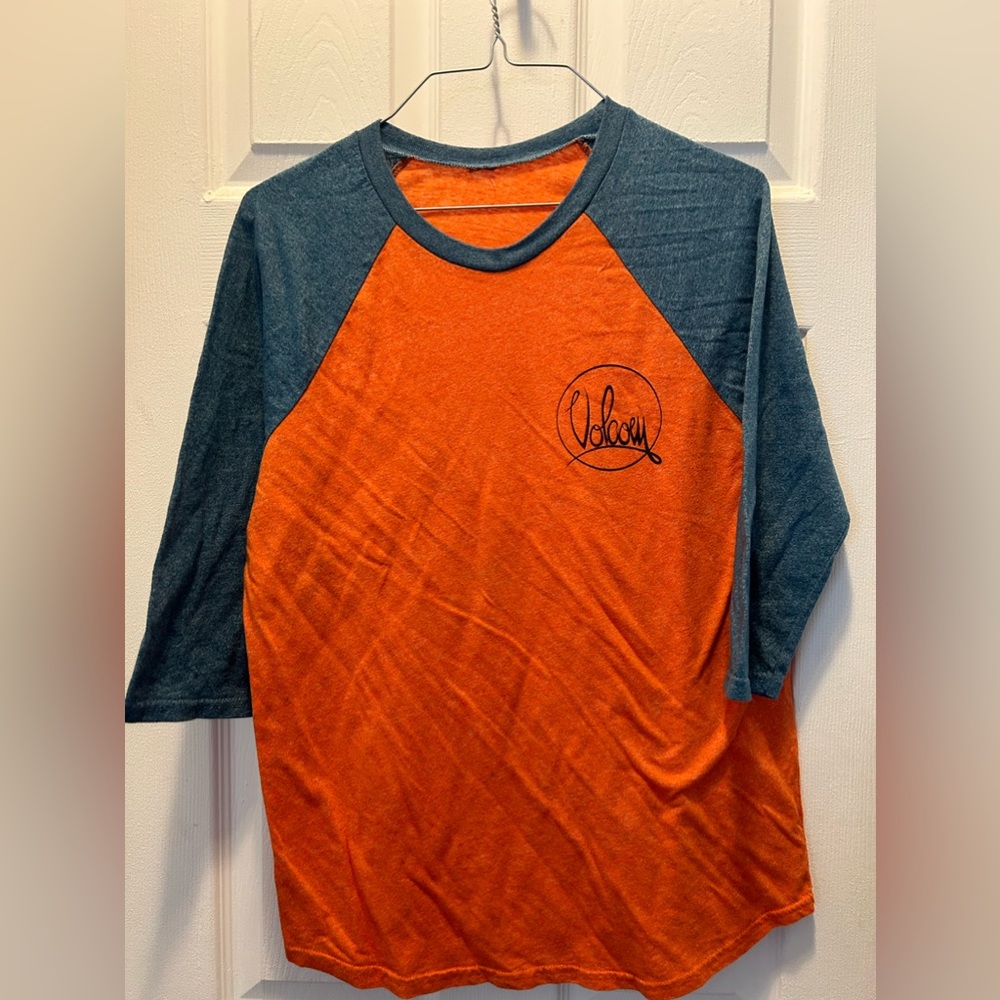 Men’s Volcom shirt